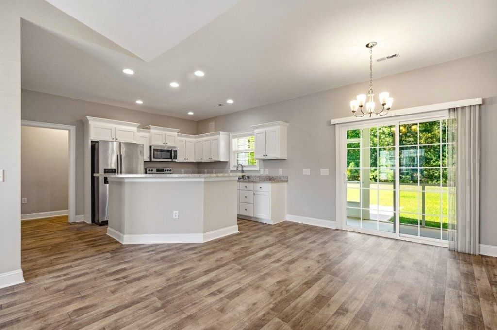 160 Baylee Circle  Photo 6