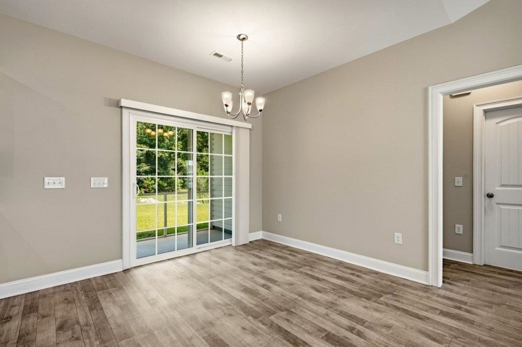 160 Baylee Circle  Photo 7