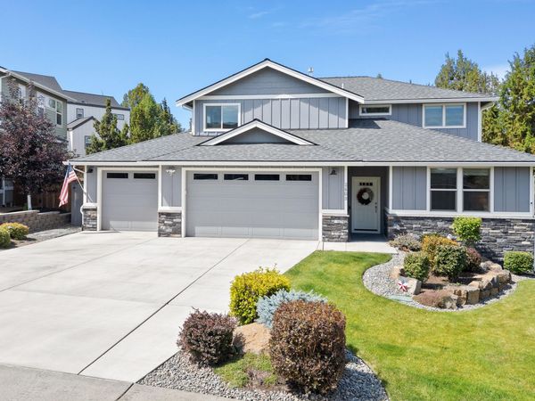 2409 NE Robinson Street, Bend, OR 97701
