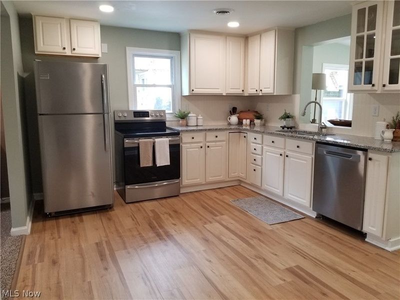 4114 Buchtel Avenue NE, Louisville, OH 44641 Photo 2
