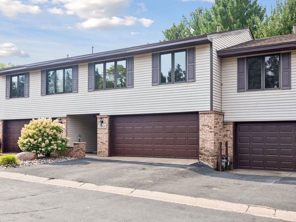 2002 Mesabi Avenue E, Maplewood, MN 55109