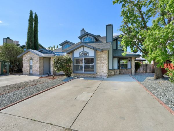 5220 Chuckwagon Trail NW, Albuquerque, NM 87120