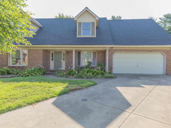 2939 Woodside Court, Evansville, IN 47711