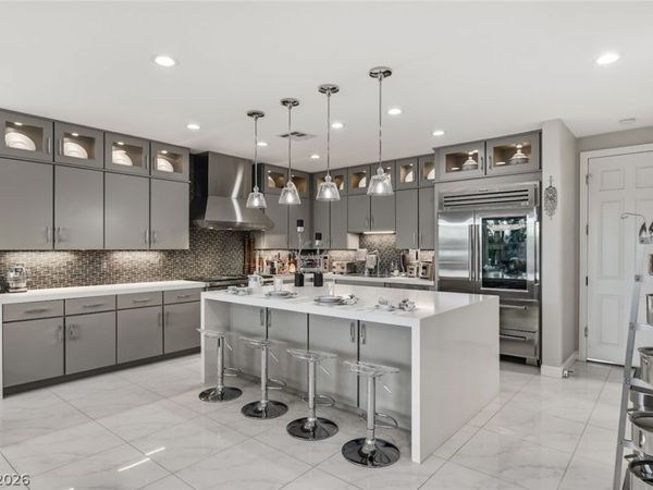 10721 Capesthorne Way, Las Vegas, NV 89135