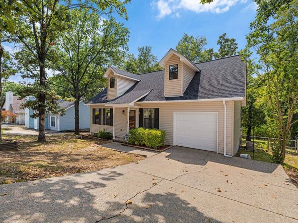 111 Raywood Dr, Sherwood, AR 72120