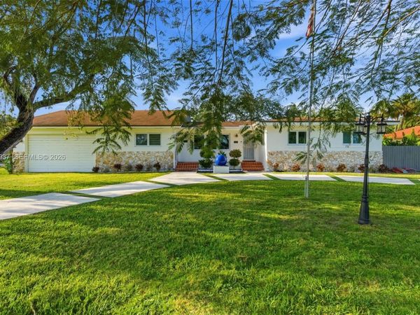 10795 SW 34th St, Miami, FL 33165