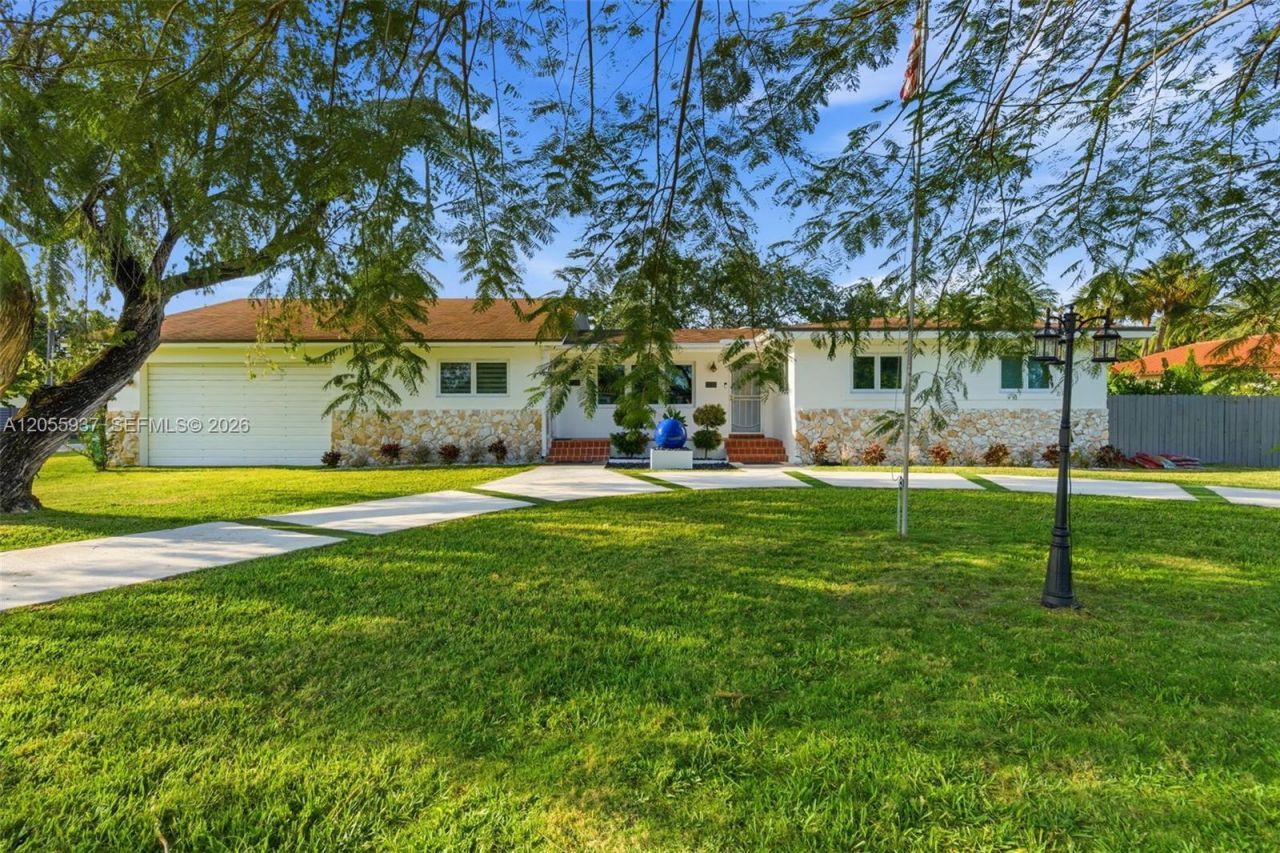 10795 SW 34th St , Miami, FL 33165 Photo