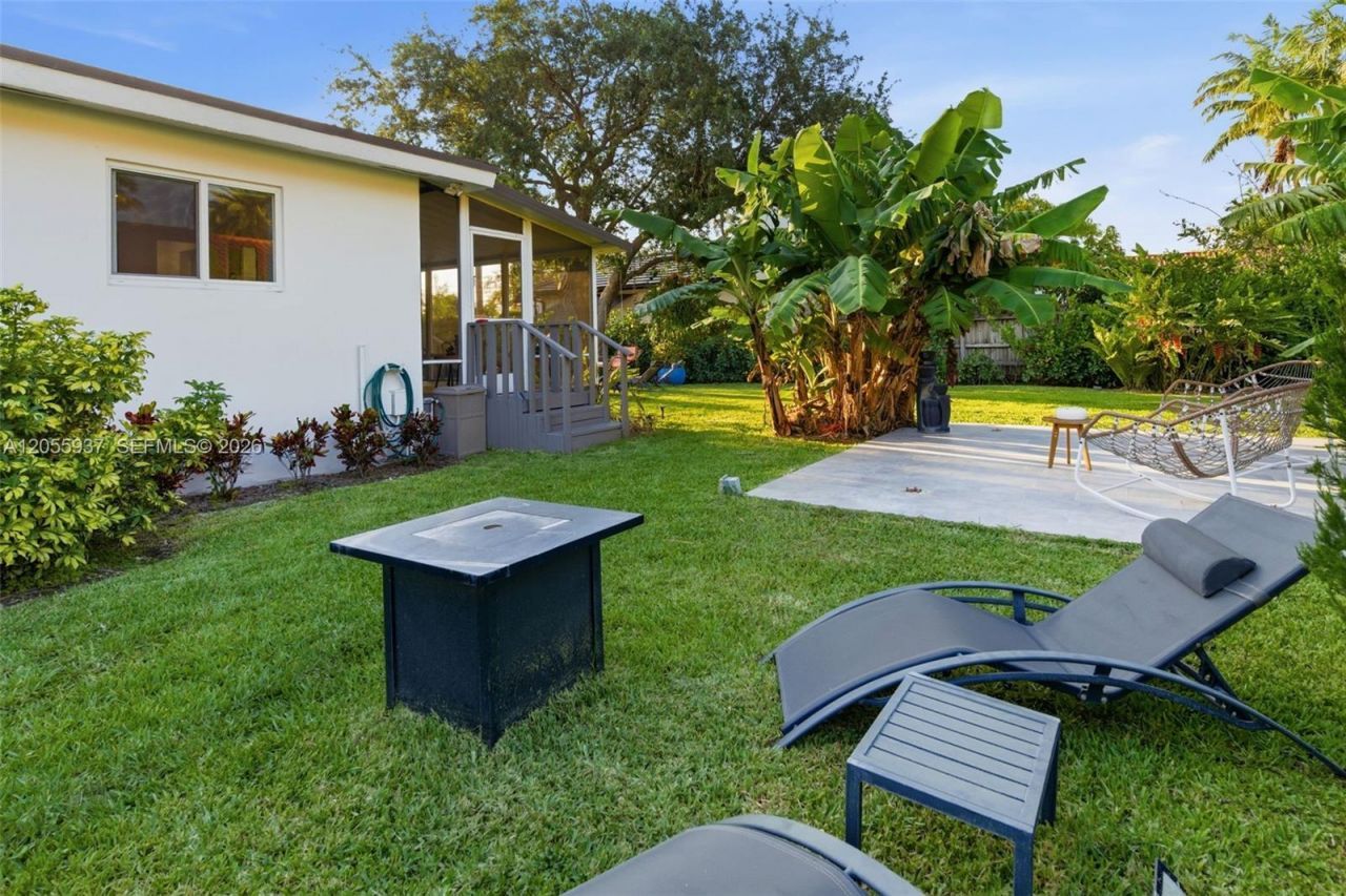 10795 SW 34th St , Miami, FL 33165 Photo