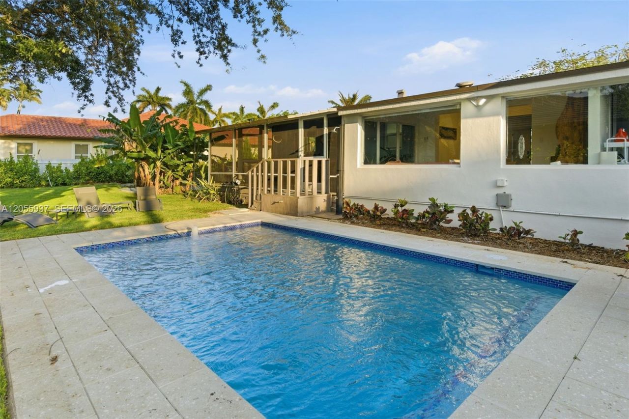 10795 SW 34th St , Miami, FL 33165 Photo