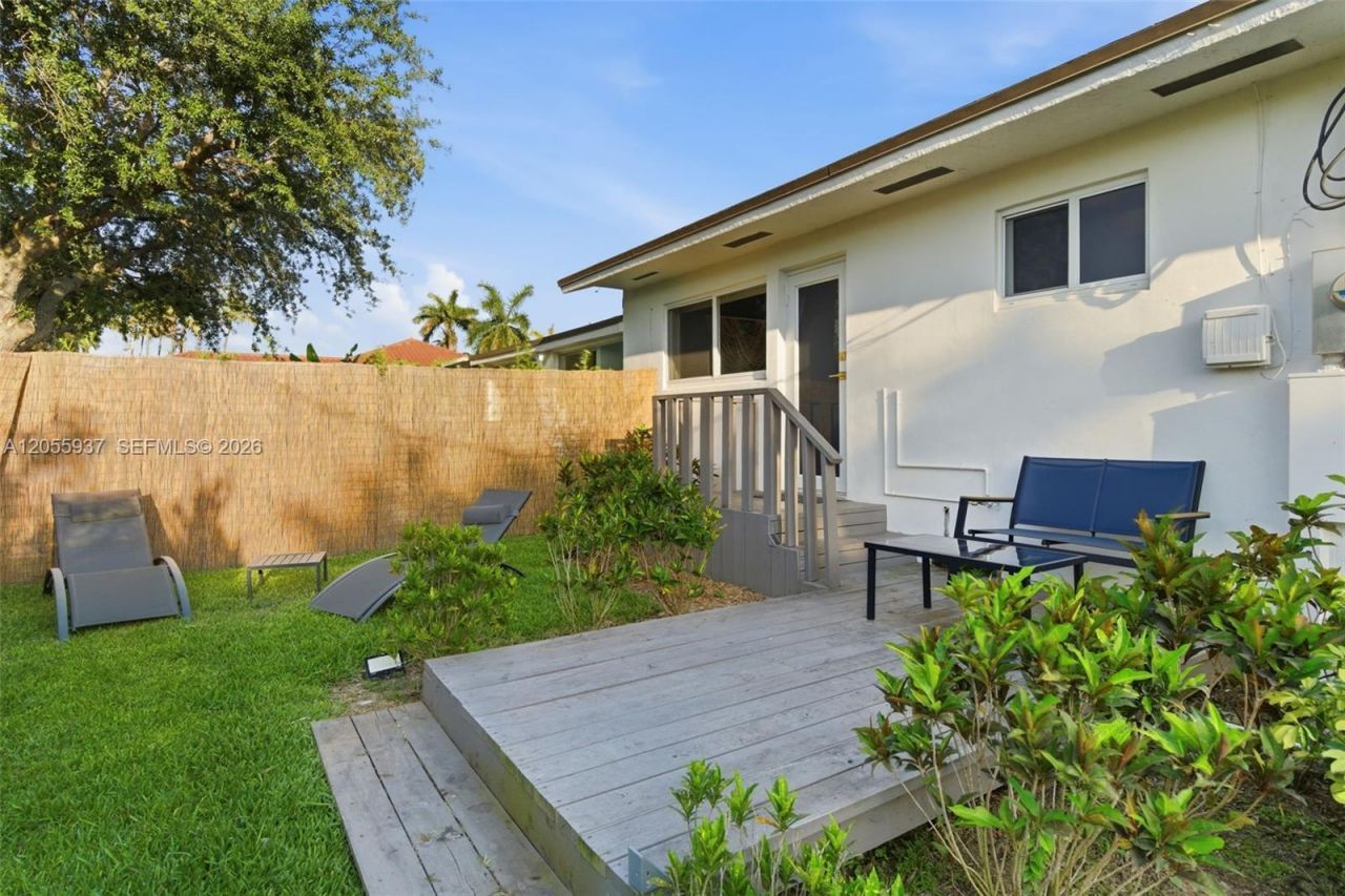 10795 SW 34th St , Miami, FL 33165 Photo