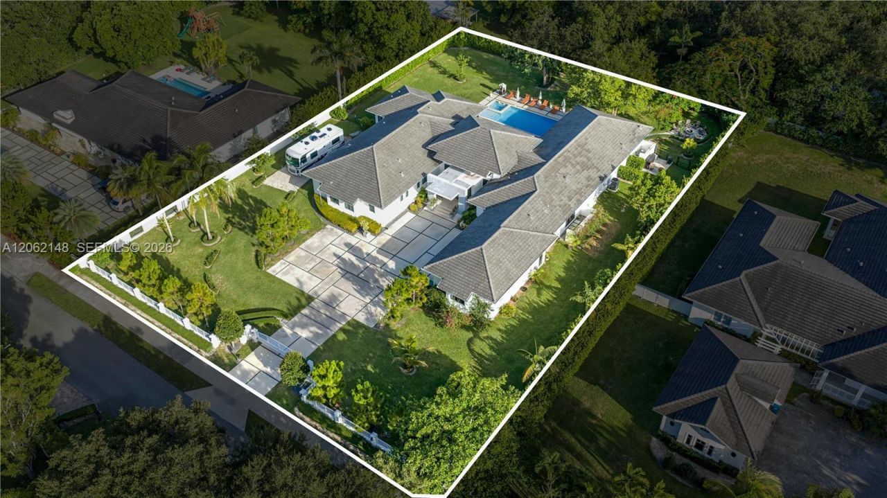 7830 SW 117th St, Pinecrest, FL 33156 Photo