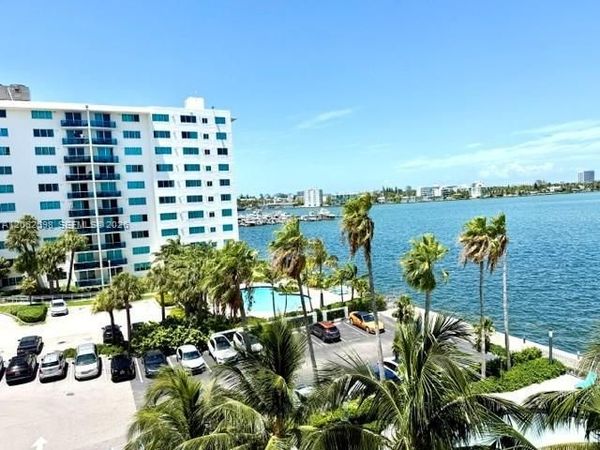 7501 E Treasure Dr , Unit 5H, North Bay Village, FL 33141
