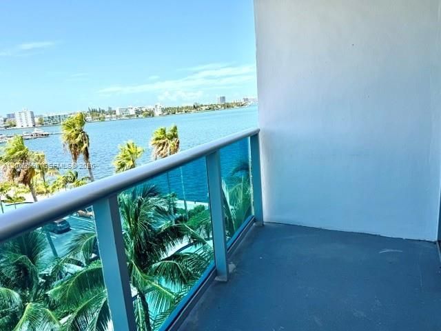 7501 E Treasure Dr , Unit 5H, North Bay Village, FL 33141 Photo