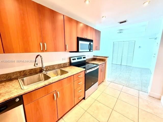 7501 E Treasure Dr , Unit 5H, North Bay Village, FL 33141 Photo