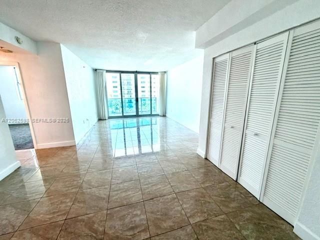 7501 E Treasure Dr , Unit 5H, North Bay Village, FL 33141 Photo