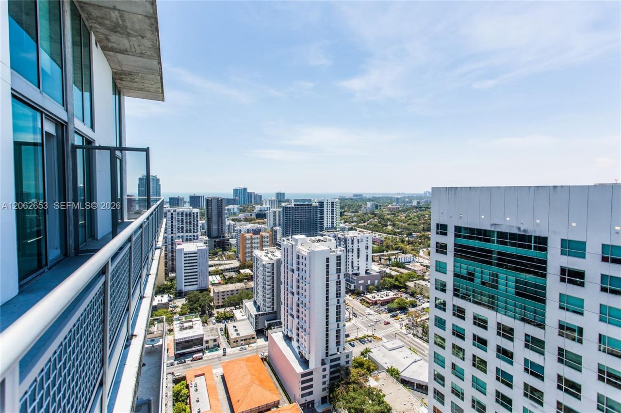 690 SW 1st Ct, Unit PHI20, Miami, FL 33130 Photo