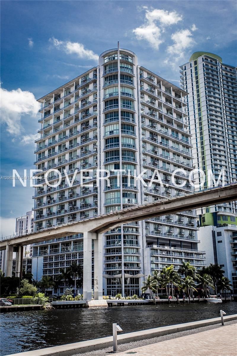690 SW 1st Ct, Unit PHI20, Miami, FL 33130 Photo