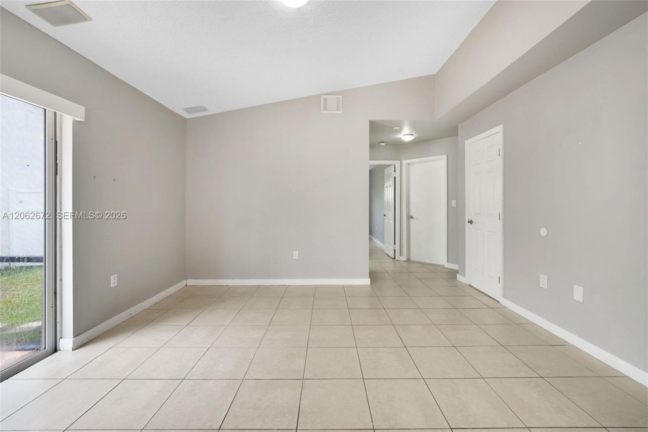 18946 NW 10th St, Pembroke Pines, FL 33029 Photo