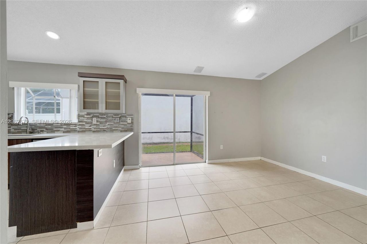 18946 NW 10th St, Pembroke Pines, FL 33029 Photo