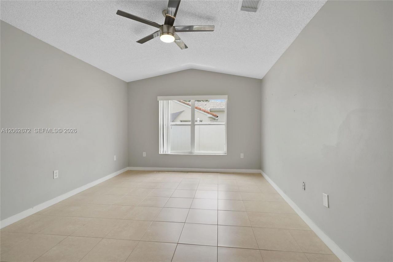 18946 NW 10th St, Pembroke Pines, FL 33029 Photo