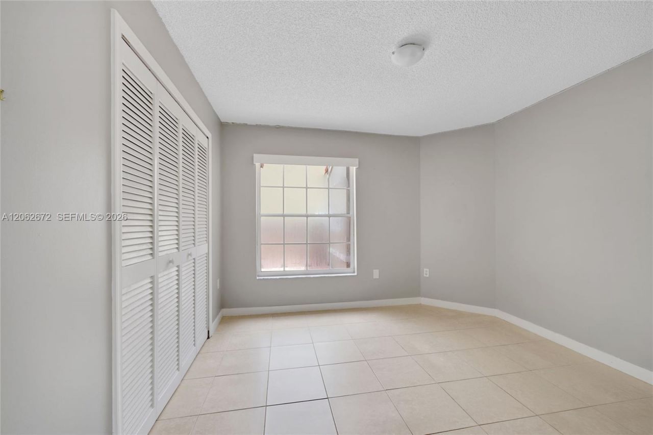 18946 NW 10th St, Pembroke Pines, FL 33029 Photo