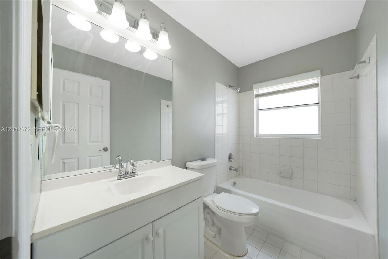 18946 NW 10th St, Pembroke Pines, FL 33029 Photo