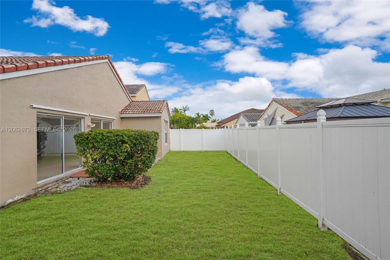 18946 NW 10th St, Pembroke Pines, FL 33029 Photo
