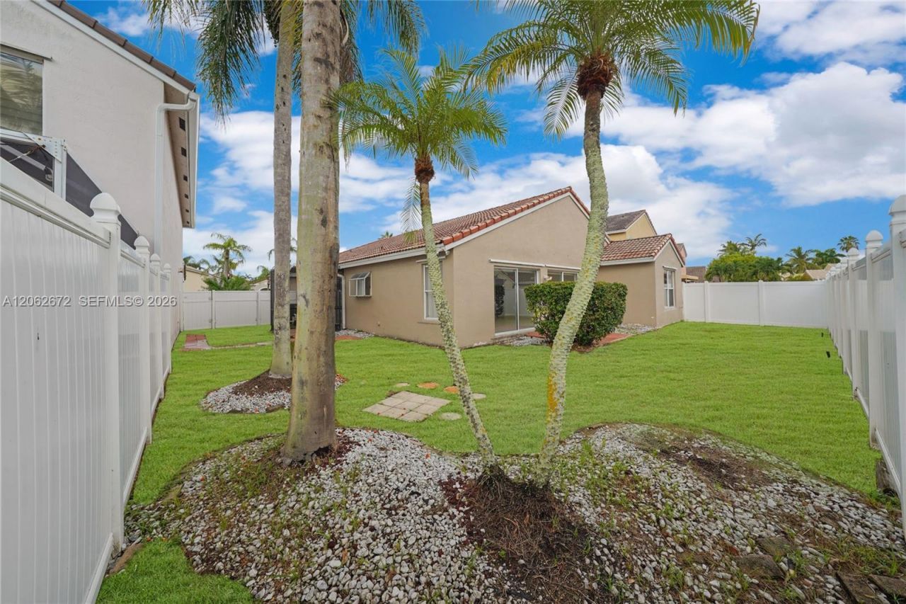 18946 NW 10th St, Pembroke Pines, FL 33029 Photo