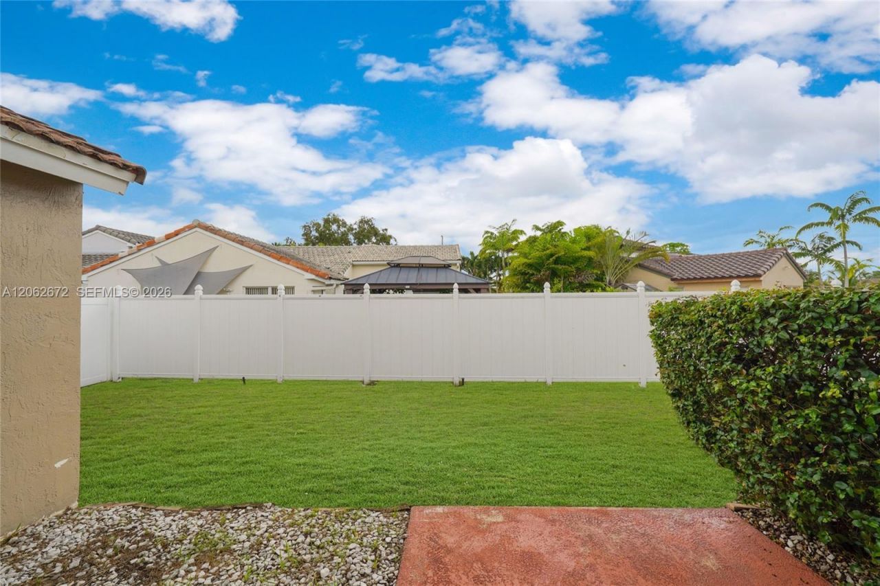 18946 NW 10th St, Pembroke Pines, FL 33029 Photo