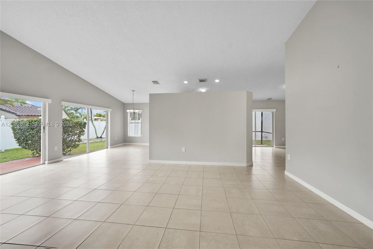 18946 NW 10th St, Pembroke Pines, FL 33029 Photo