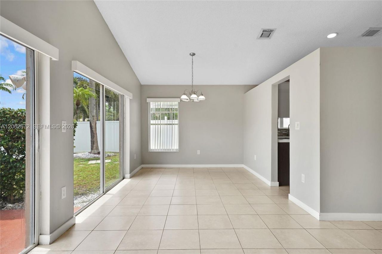 18946 NW 10th St, Pembroke Pines, FL 33029 Photo