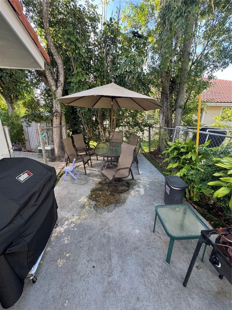 7761 NW 42nd Pl, Coral Springs, FL 33065 Photo