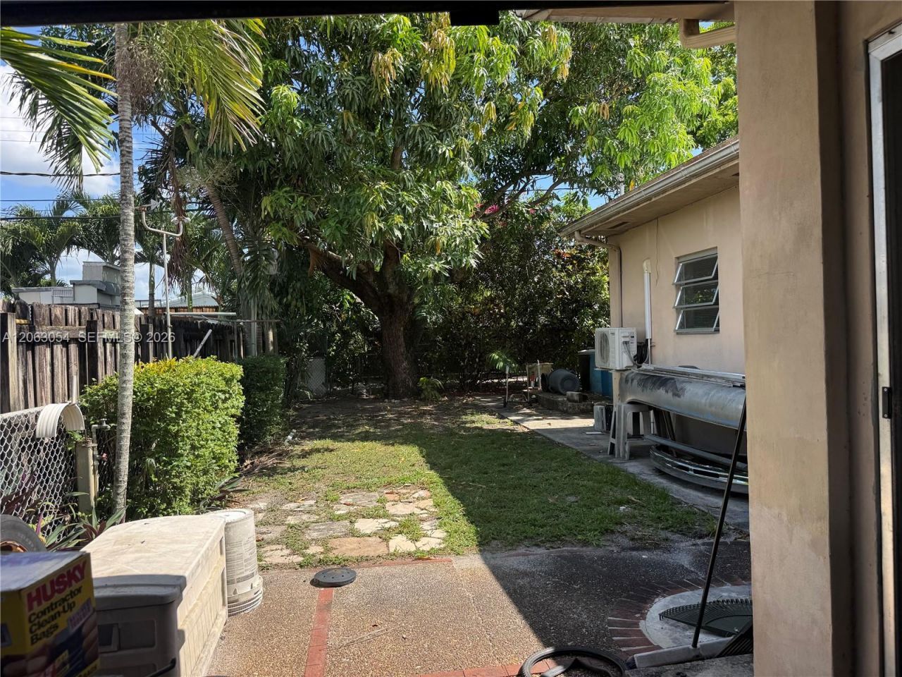 562 E 44th St, Hialeah, FL 33013 Photo
