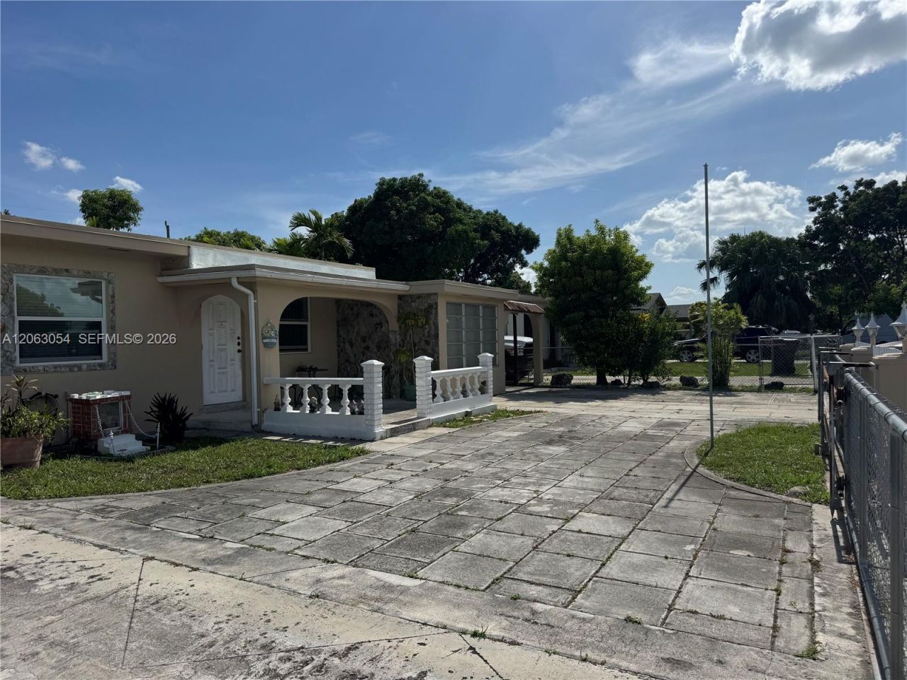 562 E 44th St, Hialeah, FL 33013 Photo