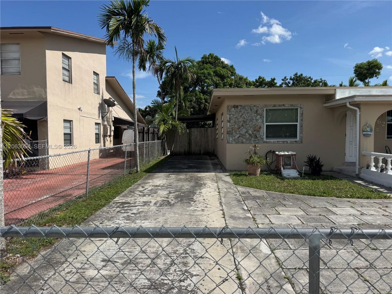 562 E 44th St, Hialeah, FL 33013 Photo