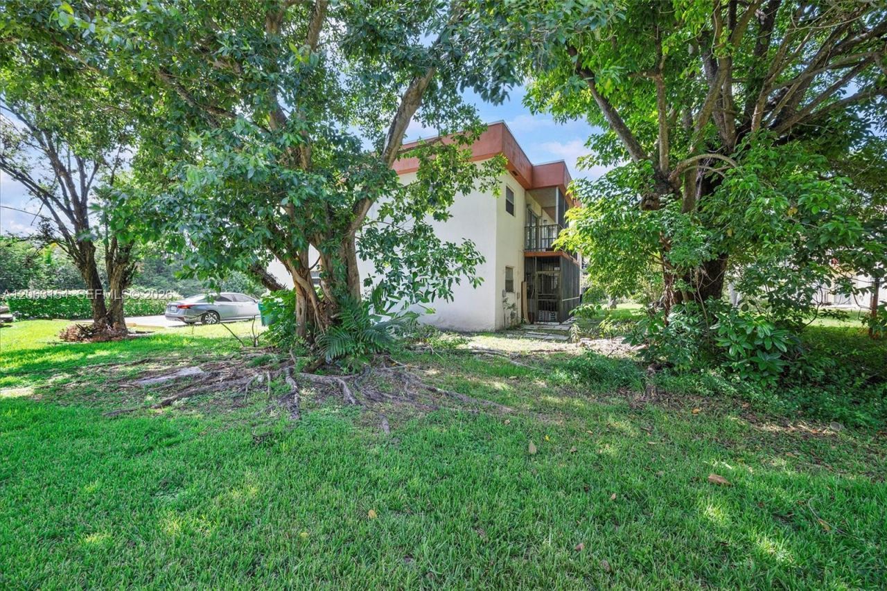13980 NE 2nd Ct, Miami, FL 33161 Photo