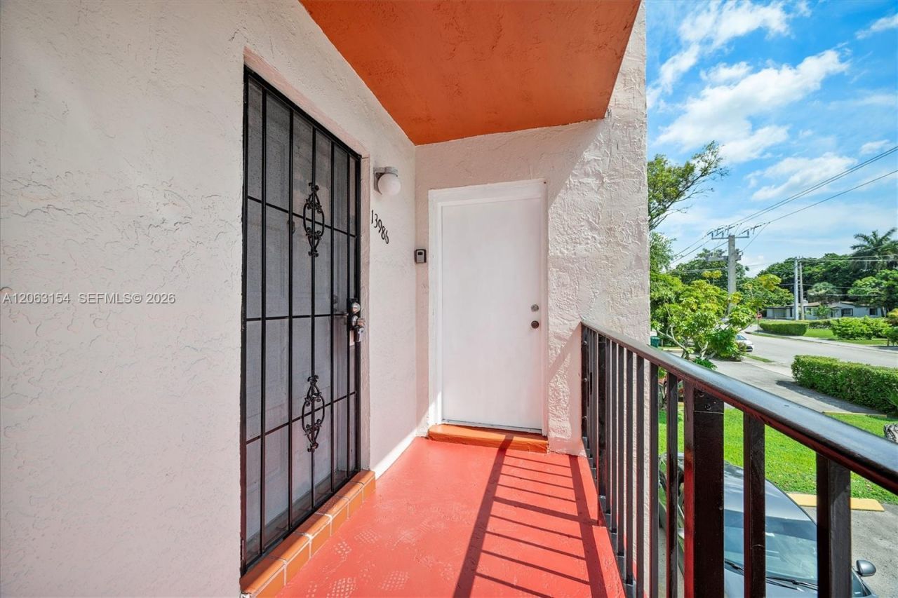 13980 NE 2nd Ct, Miami, FL 33161 Photo