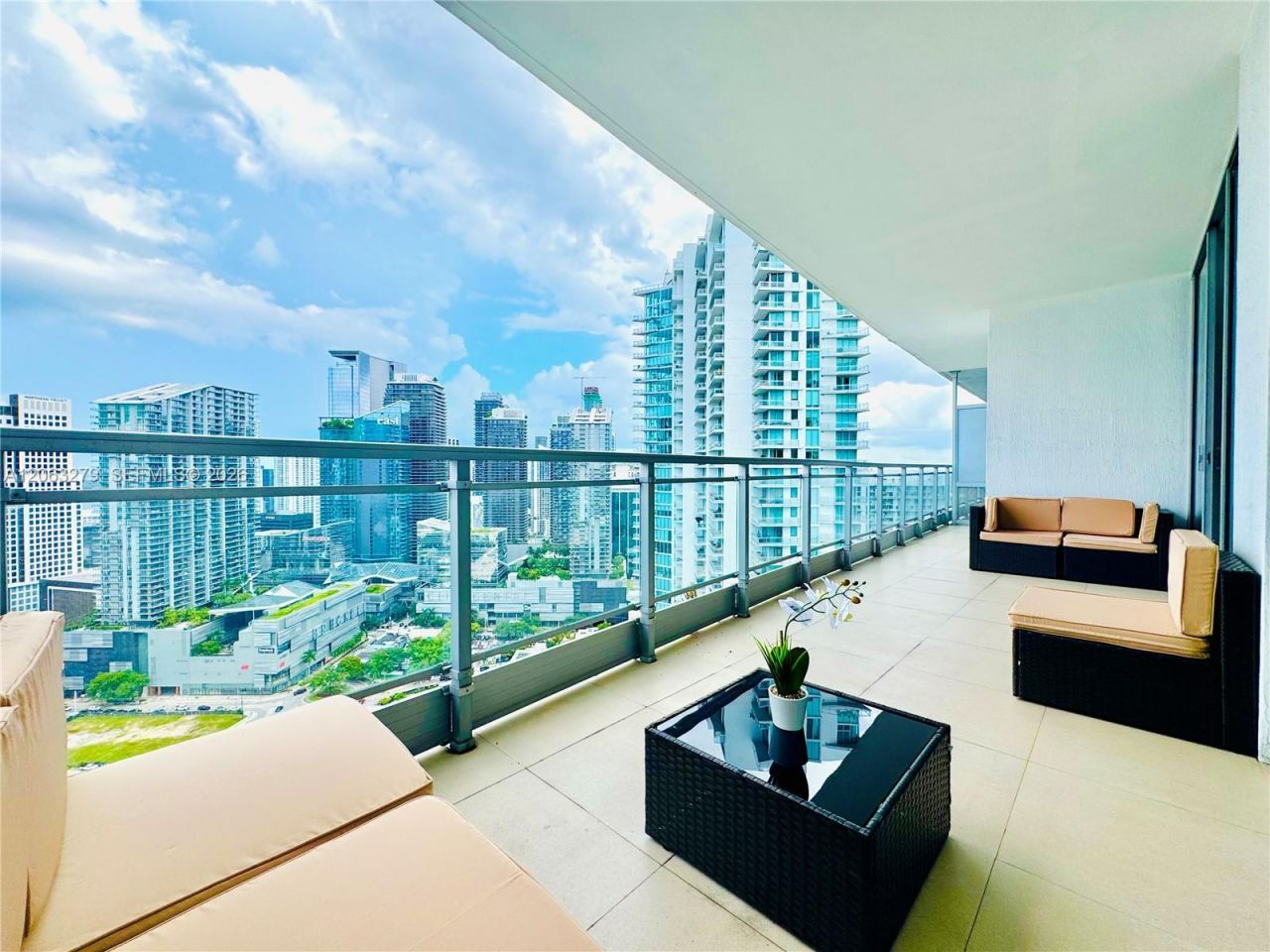 90 SW 3rd St , Unit 3902, Miami, FL 33130 Photo