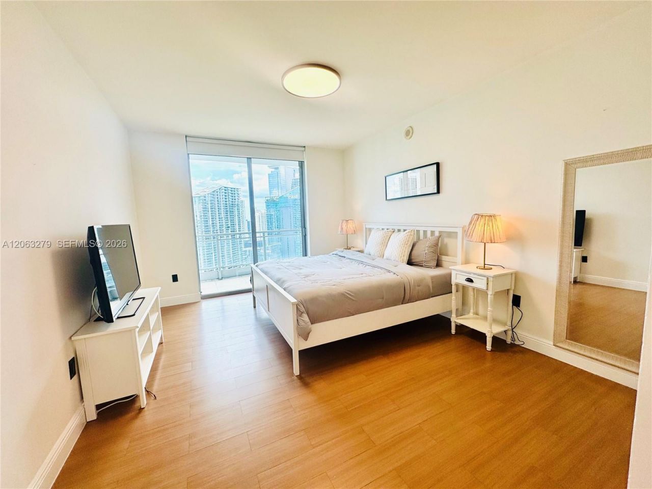 90 SW 3rd St , Unit 3902, Miami, FL 33130 Photo