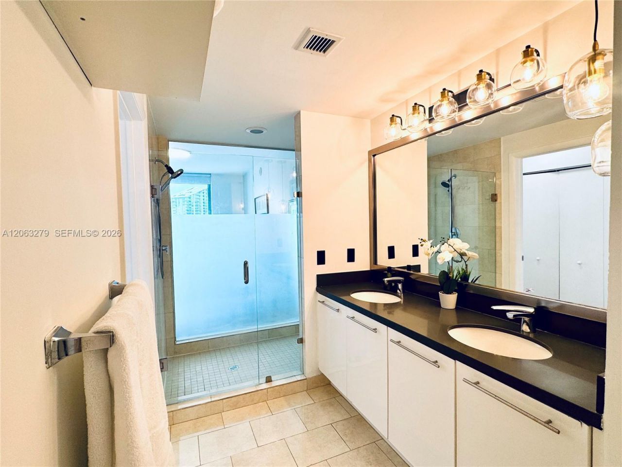 90 SW 3rd St , Unit 3902, Miami, FL 33130 Photo