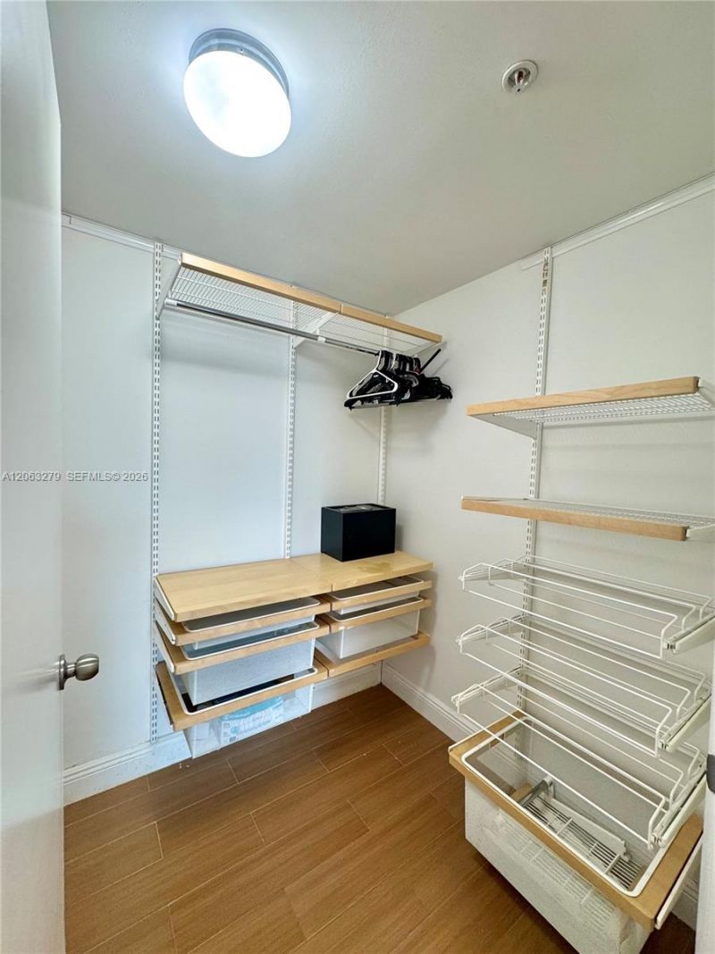 90 SW 3rd St , Unit 3902, Miami, FL 33130 Photo