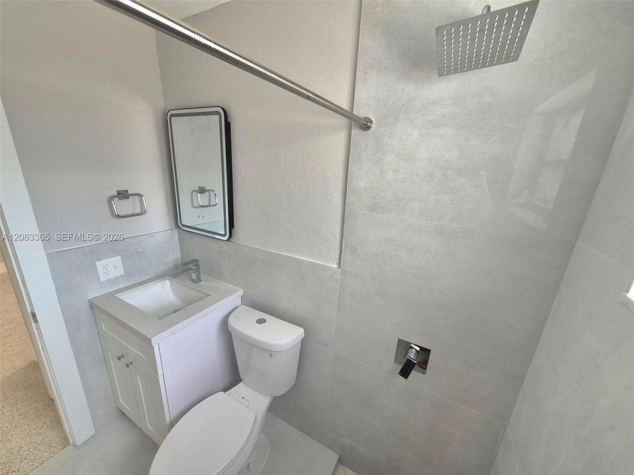 1715 SW 4th St, Unit 1717, Miami, FL 33135 Photo