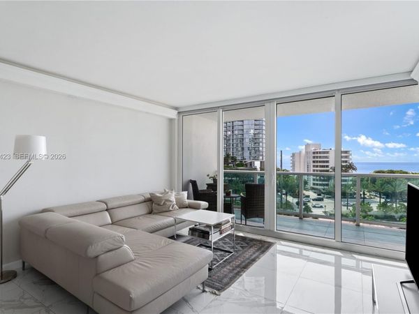 100 Bayview Dr , Unit 709, Sunny Isles Beach, FL 33160