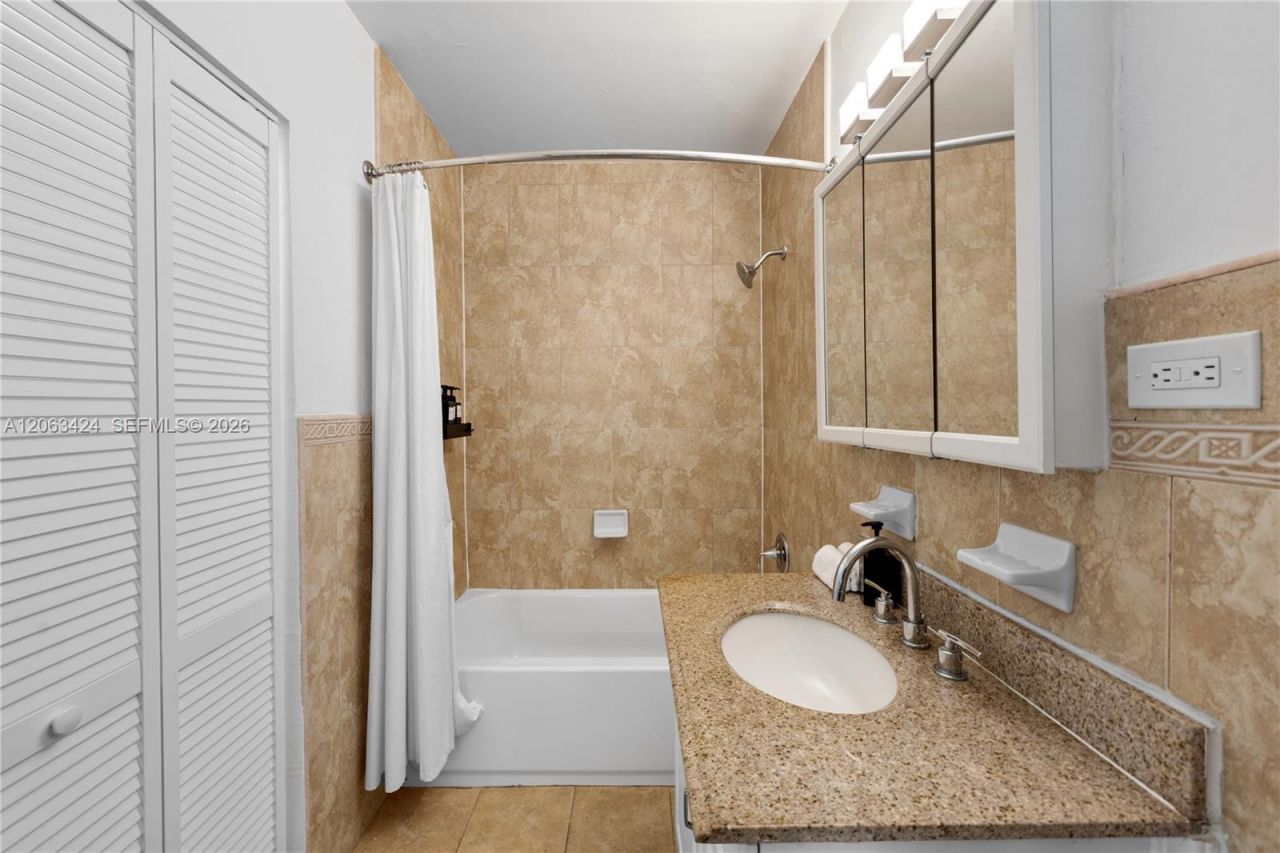 3134 Carter St , Miami, FL 33133 Photo