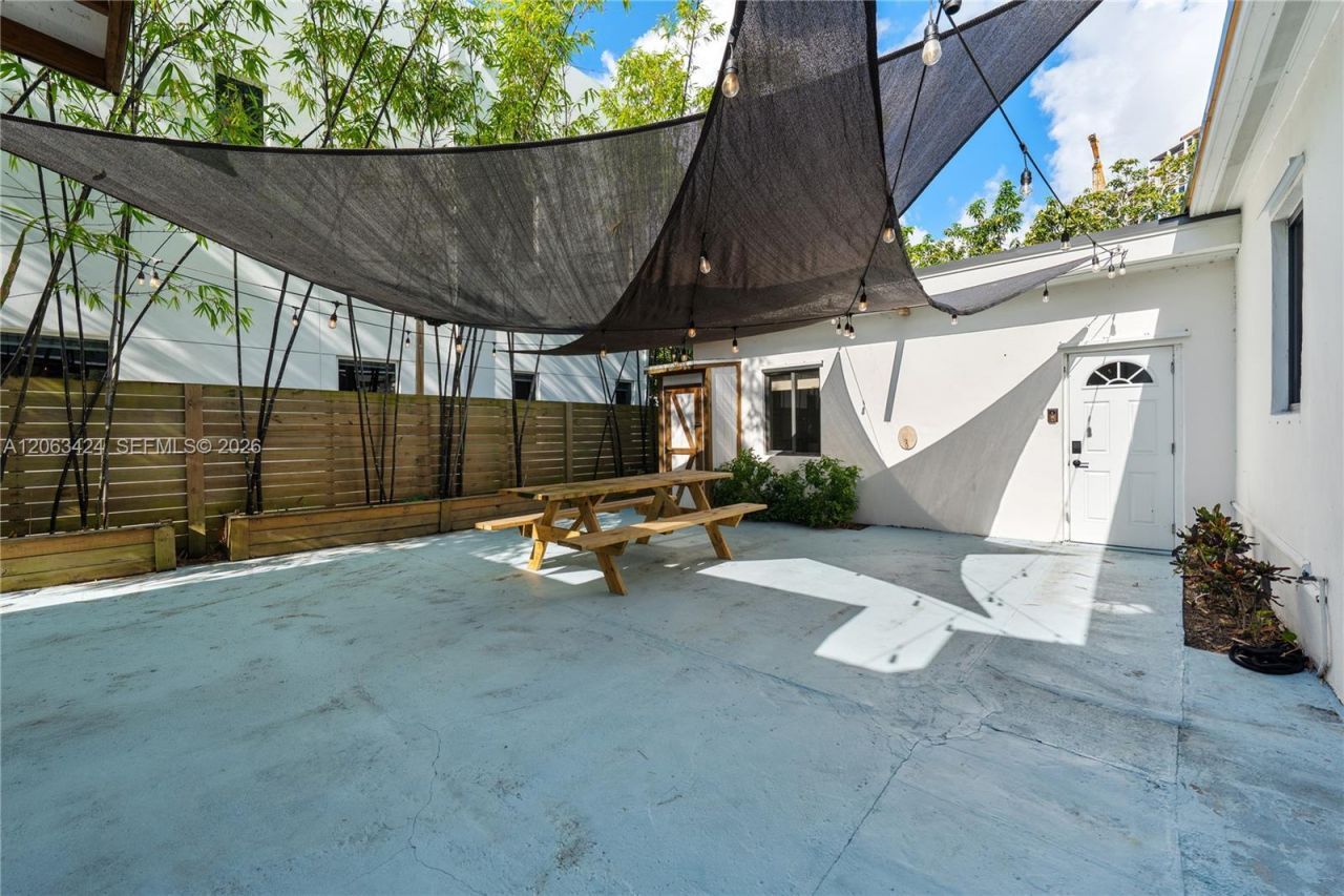 3134 Carter St , Miami, FL 33133 Photo