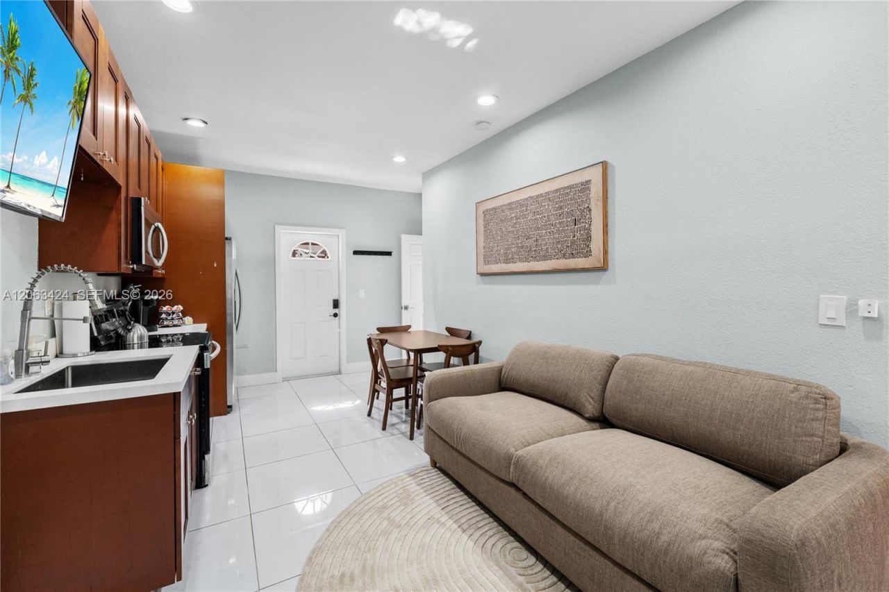3134 Carter St , Miami, FL 33133 Photo