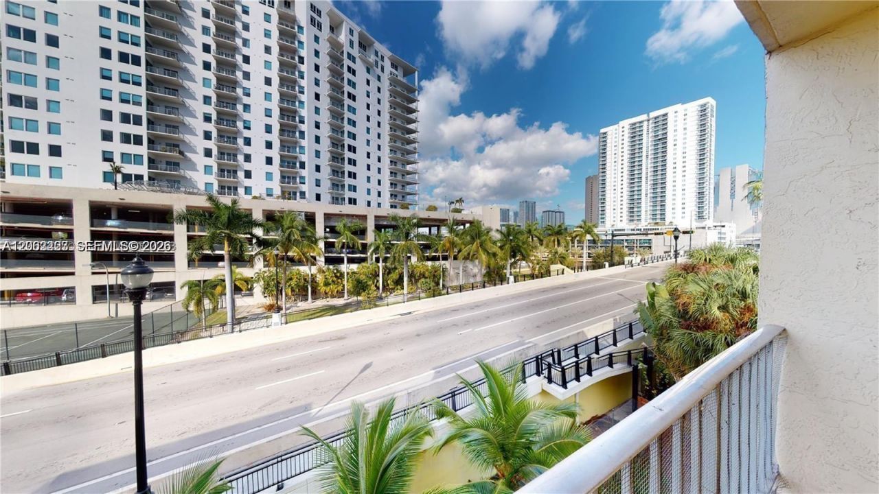 453 SW 2nd St , Unit 301C, Miami, FL 33130 Photo