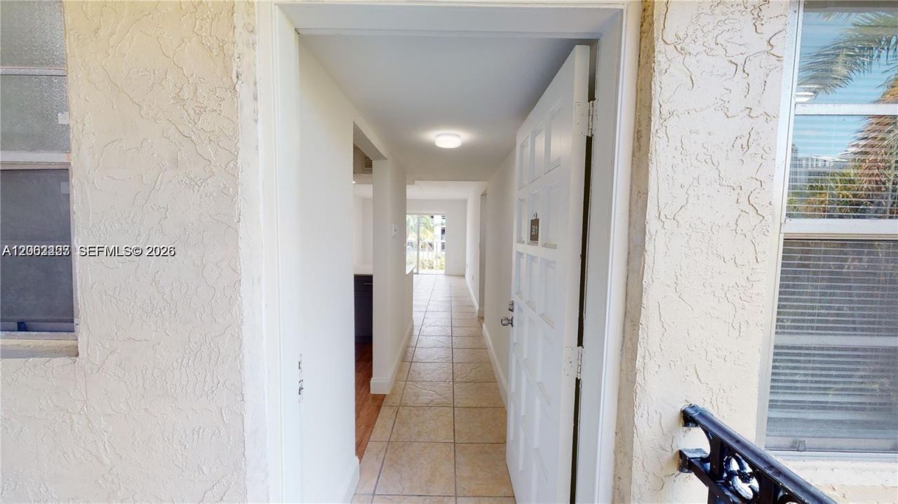 453 SW 2nd St , Unit 301C, Miami, FL 33130 Photo