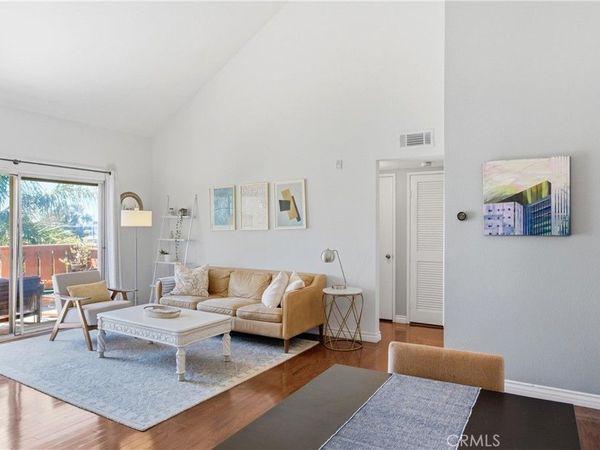 384 Redondo, Unit 401, Long Beach, CA 90814