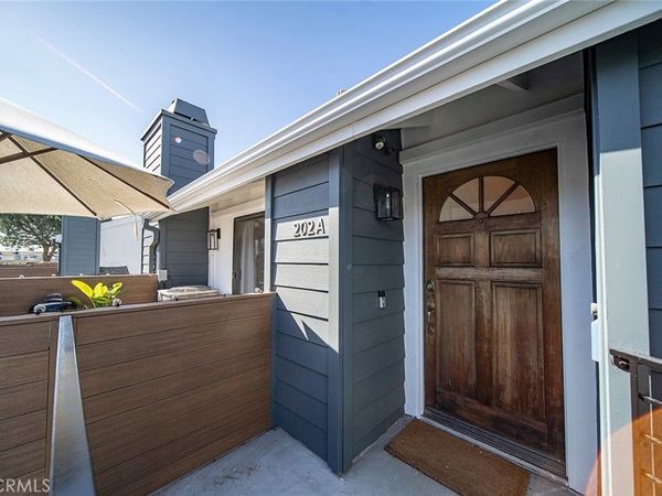 345 Avocado Street, Unit A4, Costa Mesa, CA 92627